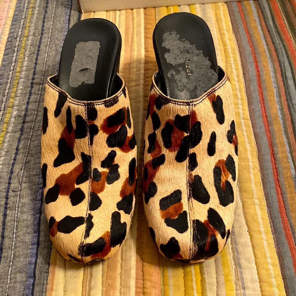 Animal hide mules